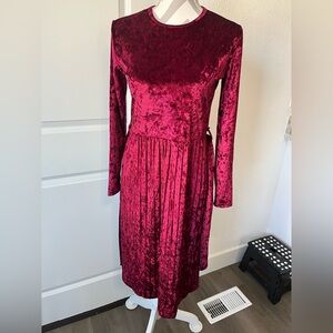 Burgundy velvet midi dress/ size Medium